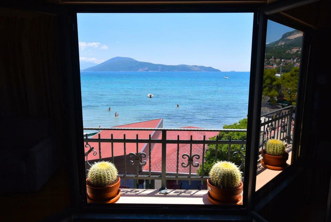 Apartments Grifone Lux Herceg Novi Ngoại thất bức ảnh